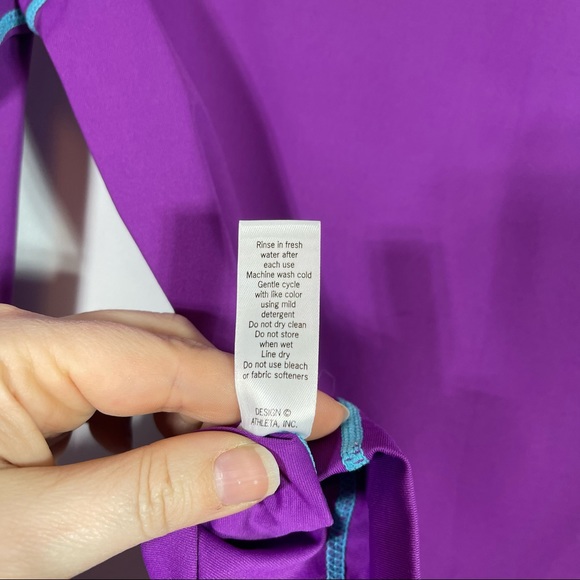 Athleta, Long Sleeve Athletic Shirt, Size XS. In excellent condition! - Picture 7 of 7